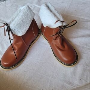 Brown ankle boots with fur size 6